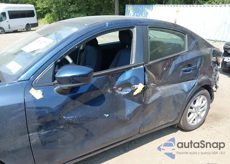 2017 Toyota Yaris Ia z USA, uszkodzony, nr VIN 3MYDLBYVXHY184600